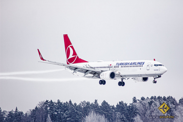 Boeing 737-8F2